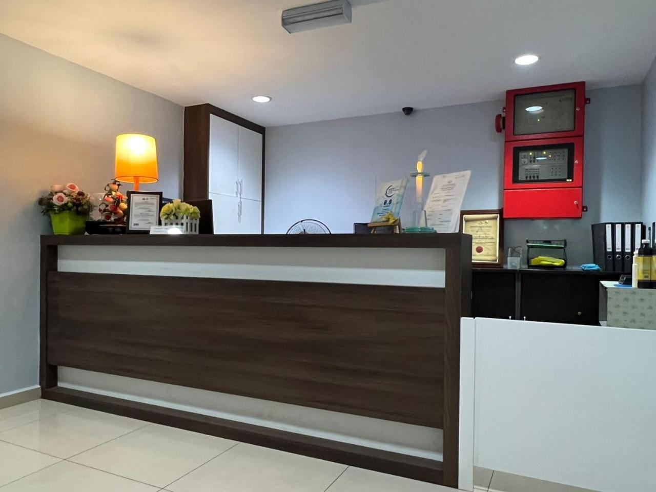 M Straits Hotel Малакка Экстерьер фото
